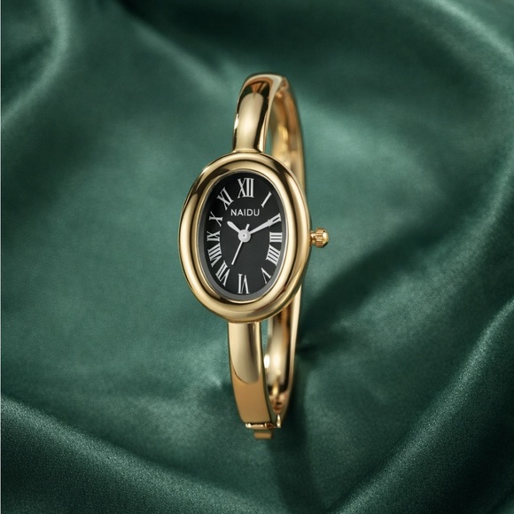 Baignoire Gold Oval Watch with Black Dial main image 7